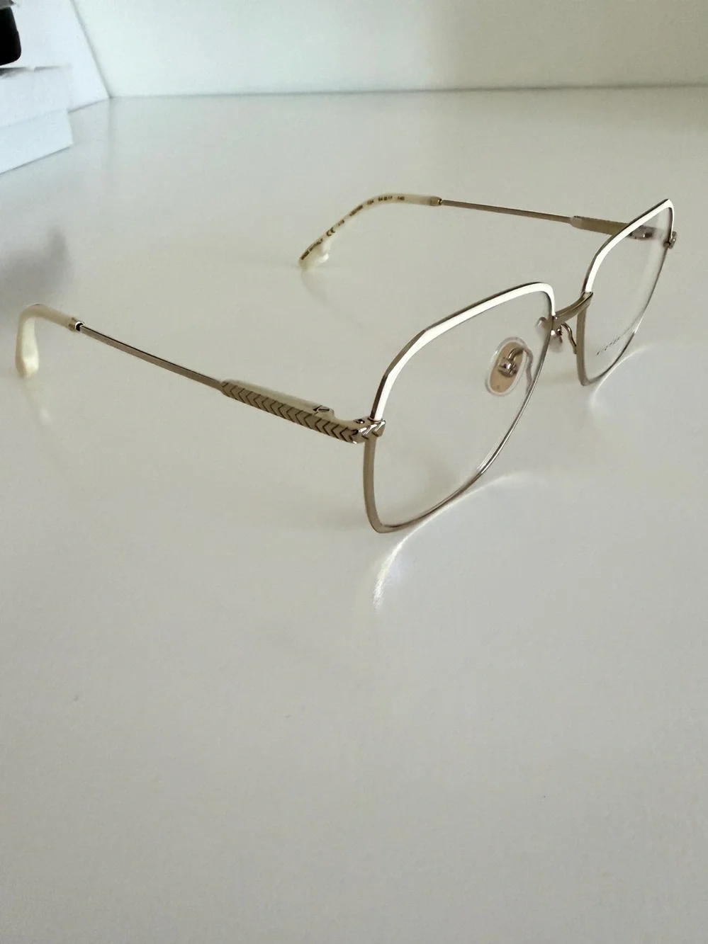 Victoria Beckham VB2108 Oversize Square Gold & White Chevron Glasses Full Set